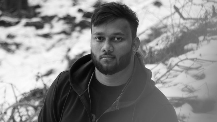 Paras Gola, the founder and CEO of YNB Digital Media started his skilled journey by operating for several websites as a freelancer these days.